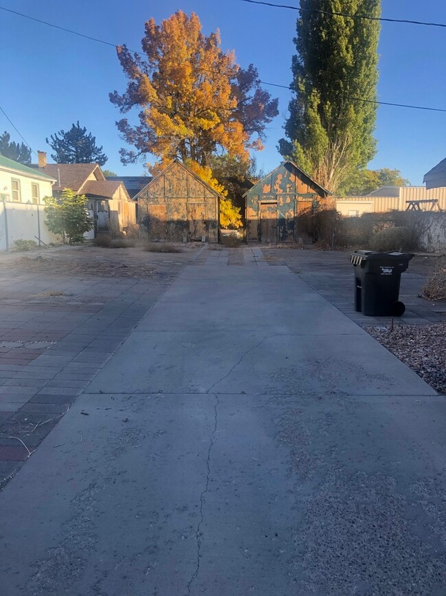 backyard and storage - 125 E 100 N Unit apt 4