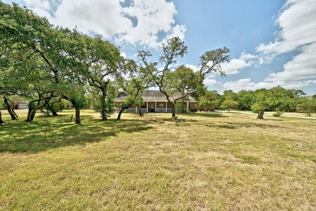 Photo - 200 Oak Hollow Ln
