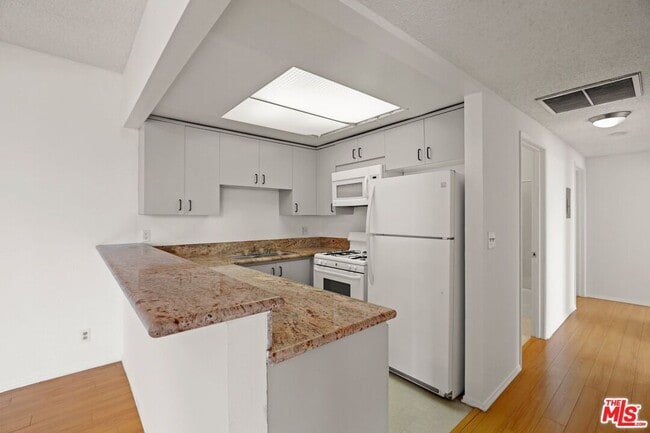 Photo - 1920 Overland Ave Unit 103