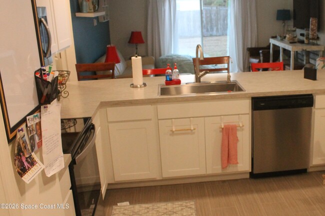 Photo - 3230 Halden Ave SE