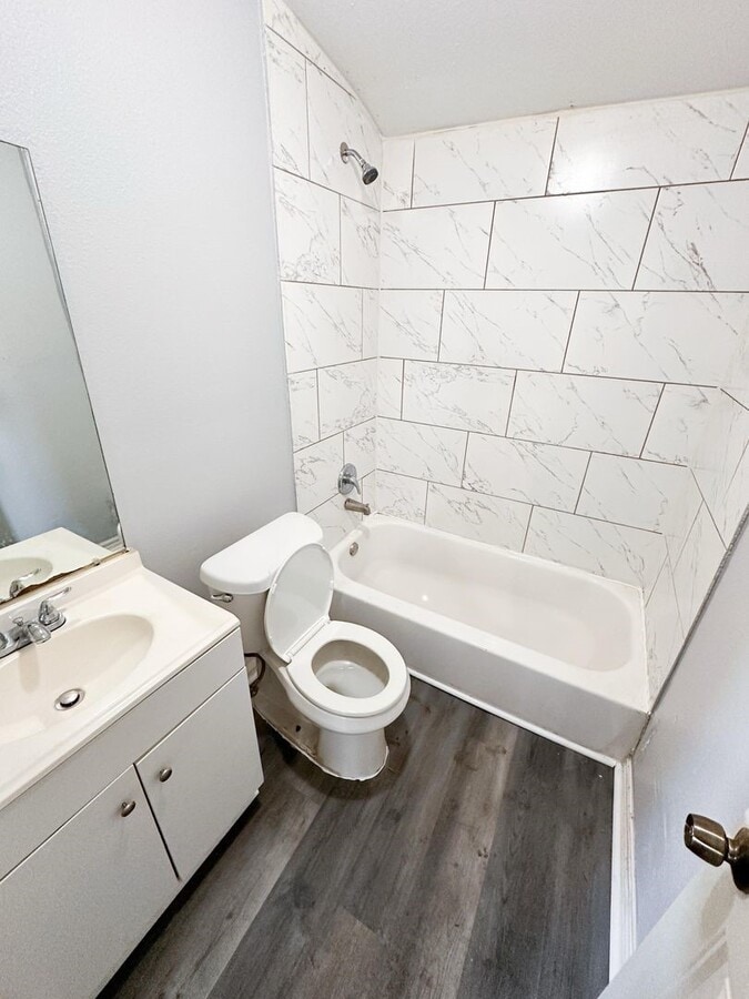 Photo - 2522 Rosalie St Unit B