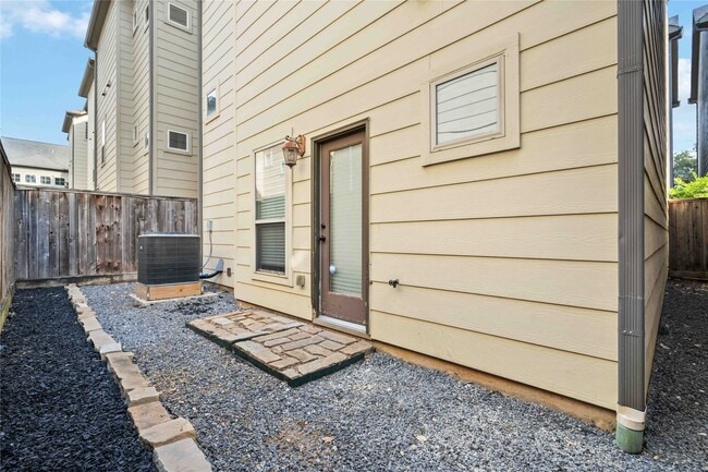Photo - 2904 Leeland St