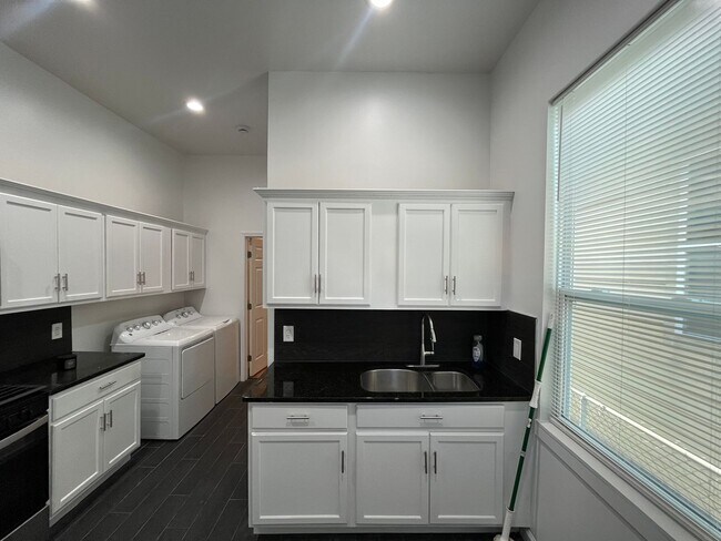 Photo - 7465-7467Garfi Unit 7467