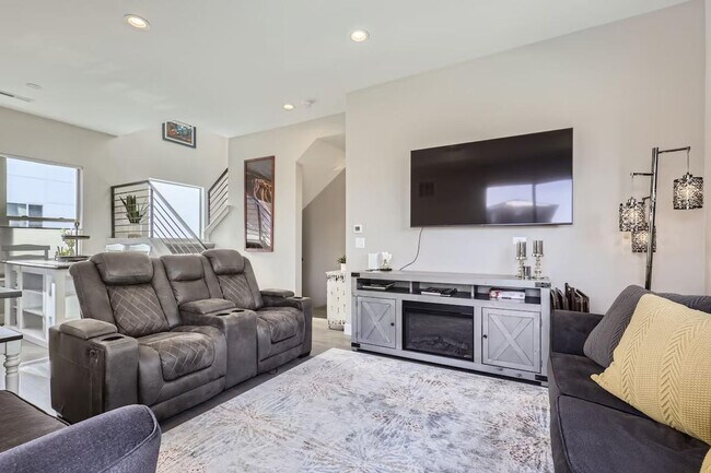 Photo - 5409 Allison St Unit ID1338727P