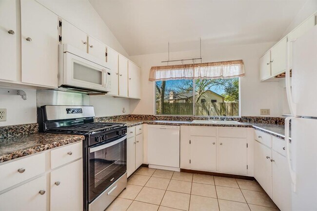 Photo - 10422 Firethorn Ln