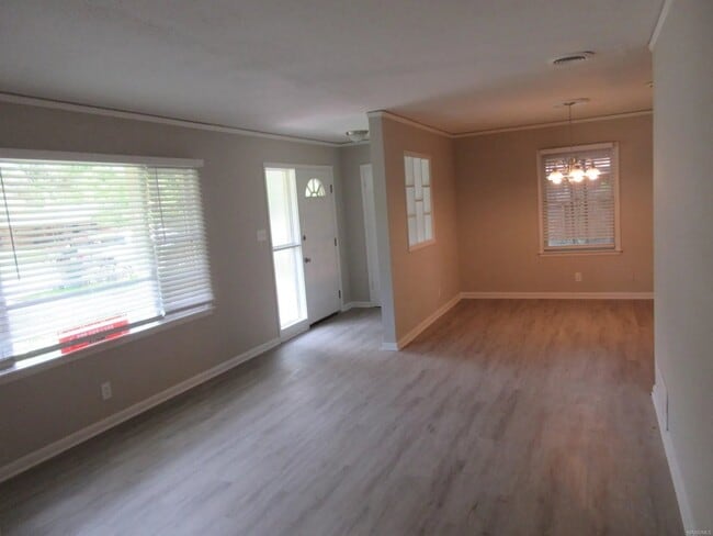 Photo - 616 Byrne Dr