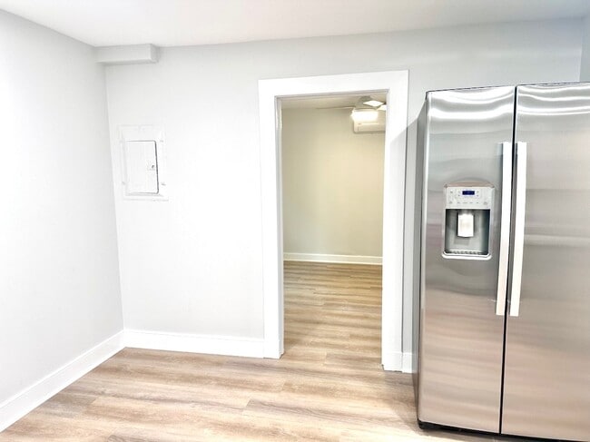 Photo - 405 Elliott Ave