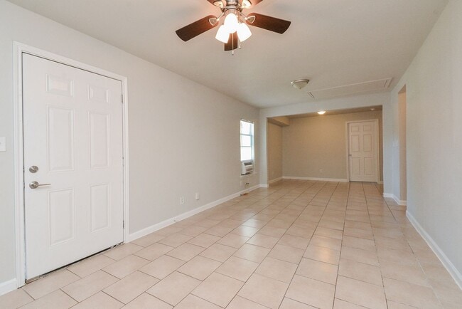 Photo - 2118 Thonig Rd Unidad #B