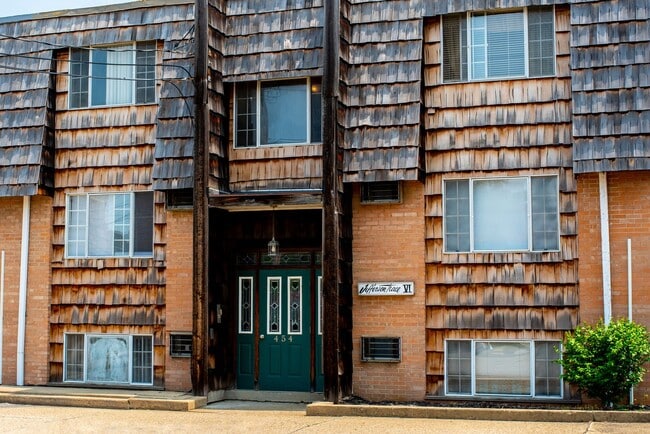 Photo - 1 Bedroom Apartment Available on January! ... Unit Jefferson Trace 8-46