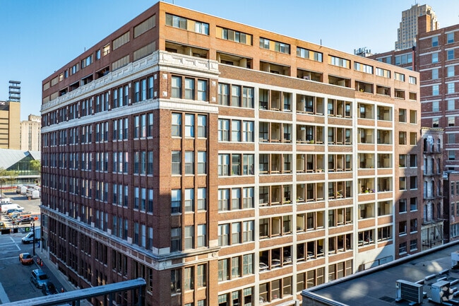 Fotografía del edificio - Fourth & Plum