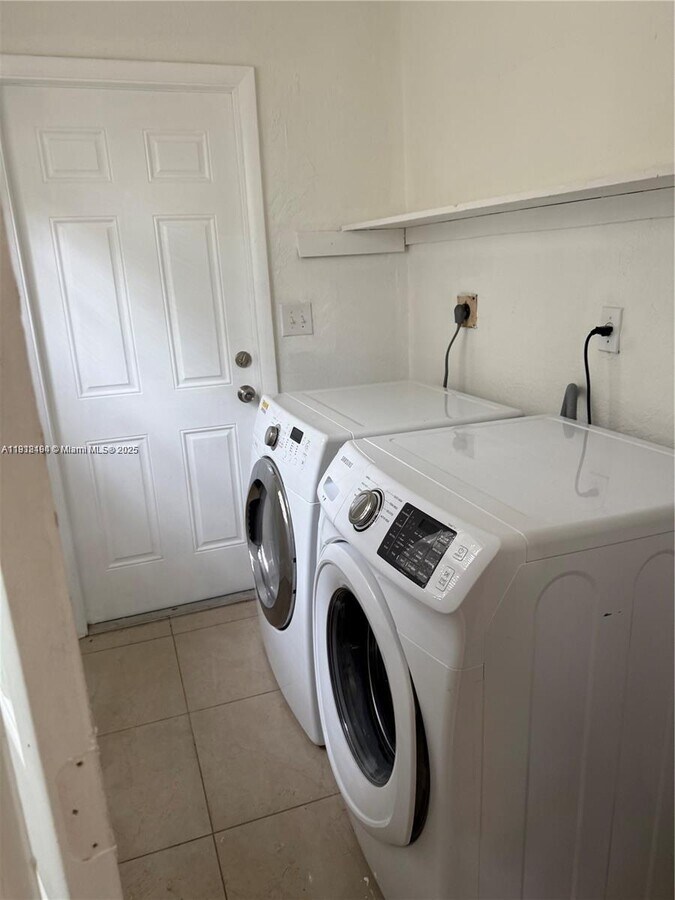 Photo - 2730 NW 15th Ct Unit 2