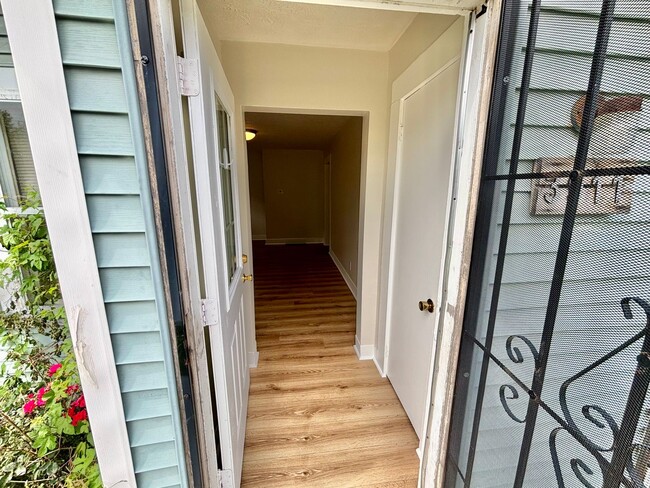 Photo - 3911 Larkwood Ave