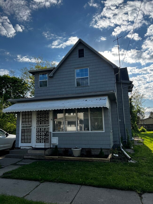 Photo - 1116 Woodstock Ave
