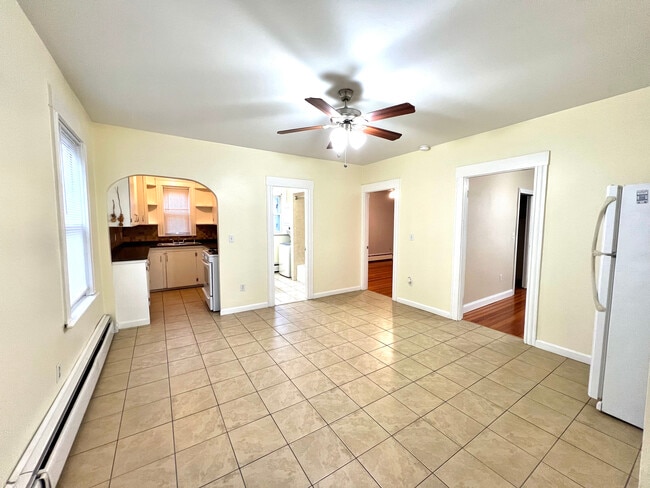 Building Photo - 36 Ferncliff Ave Unit 1R