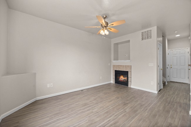 Photo - 2821 Willow Tree Ln Unidad F