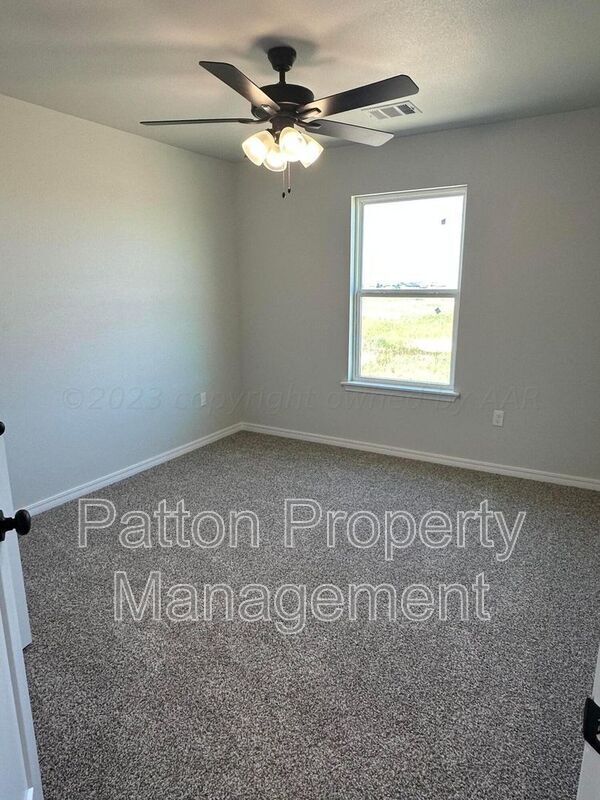 Photo - 14100 Daisy Dr