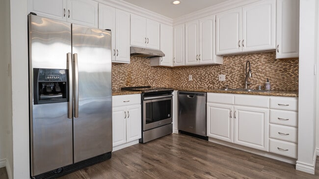 Photo - 102 Scholz Plz Unidad PH #37