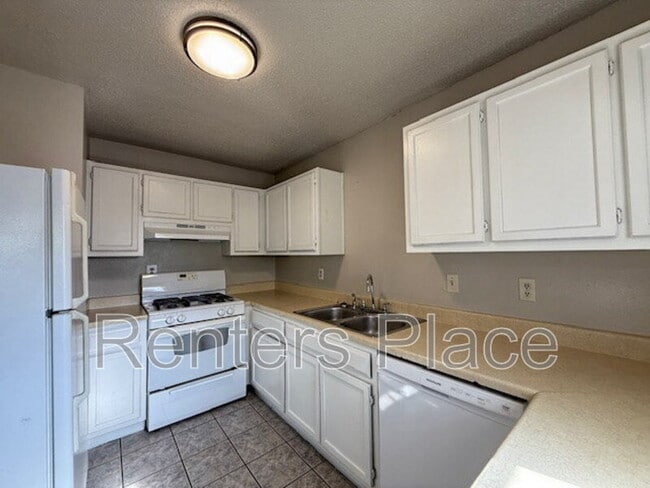 Photo - 3840 S Rockford Ave