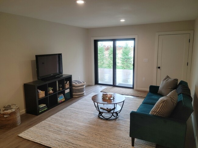 Photo - 10351 SE Orient Dr