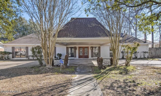 Building Photo - 2227 George Dr