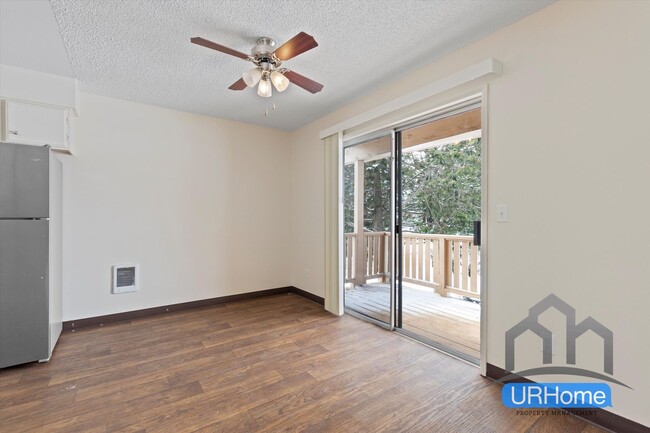 Building Photo - Modern 2-Bedroom in NE Portland — Great for Commuters and Remote Workers Unit 5