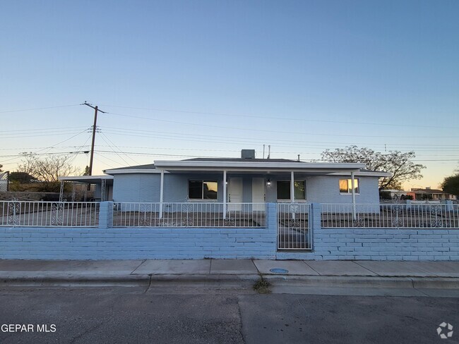 Building Photo - 646 S Concepcion St Rental