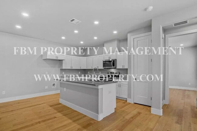 Photo - 5018 Villas Dr