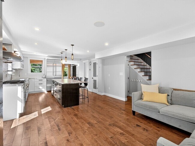 Photo - 409 Norfolk St