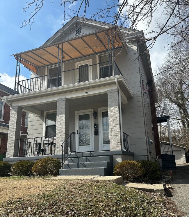 Photo - 725 Grand Ave Unidad Grand Ave #2