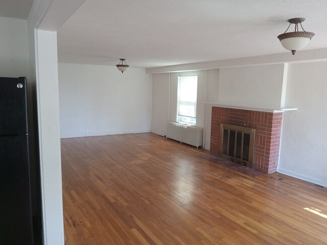 Photo - 700 W 17th St Unit # 1