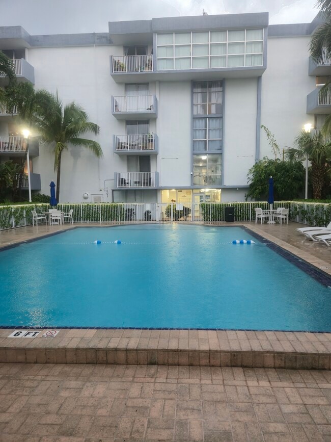 Photo - 1801 S Treasure Dr Unit 528