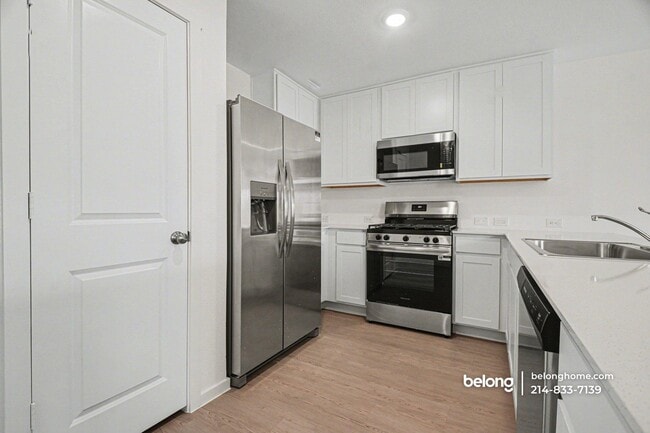 Photo - 3168 Burmese St