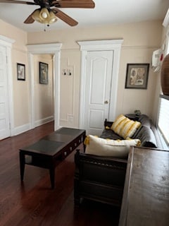 second floor livingrom - 457 Front St Unit second floor