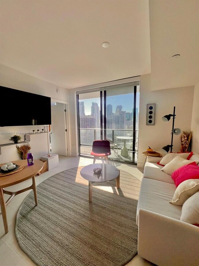 Photo - 159 NE 6th St Unidad 2508