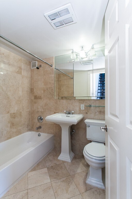 Photo - 47 1/2 1st Street (2nd & 1st Ave), #5F Unidad 5F