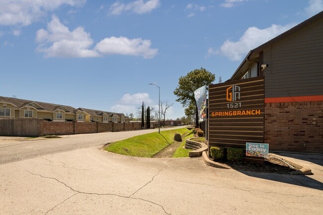 Photo - Gia @ Spring Branch