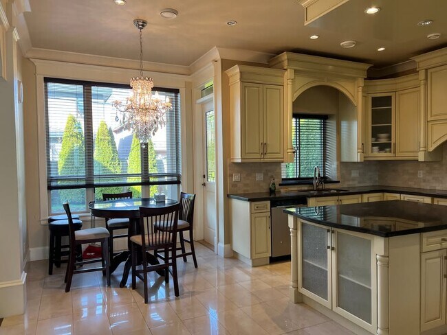 Photo - 5191 Calderwood Crescent