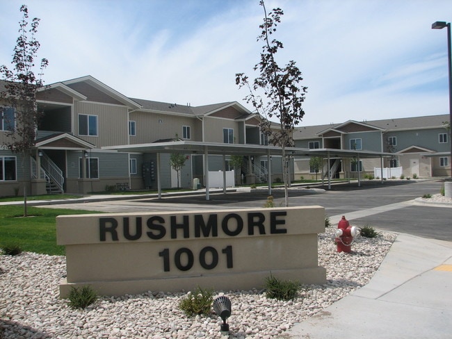 Photo - Rushmore Apartments