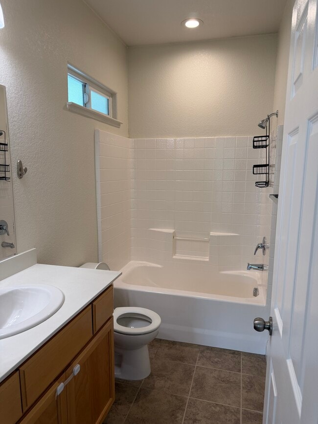 1021 Fairmont Ct