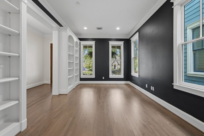 Photo - 626 E 12th St