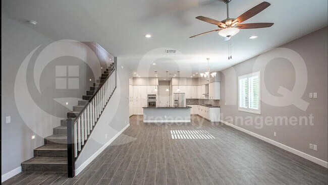 Photo - 1028 E Curry Rd