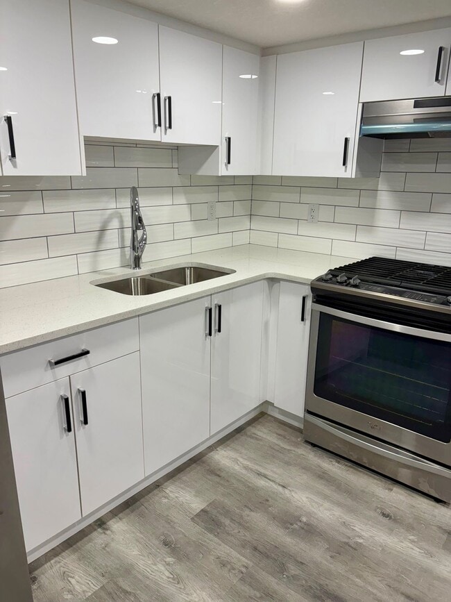 Photo - 2221-158A 158A St SW