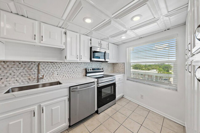 Photo - 155 Yacht Club Dr Unit 405