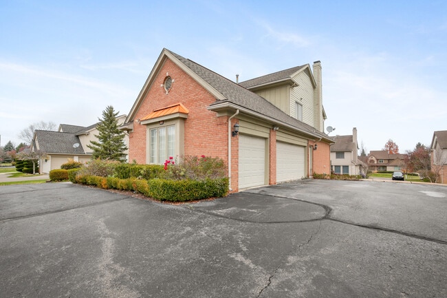 Photo - 6569 Whispering Woods Dr