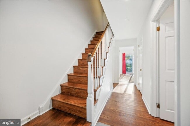 Building Photo - 25 N Buck Ln