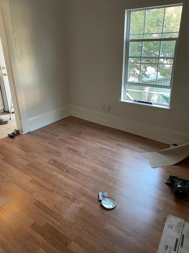 Photo - 304 Welch St