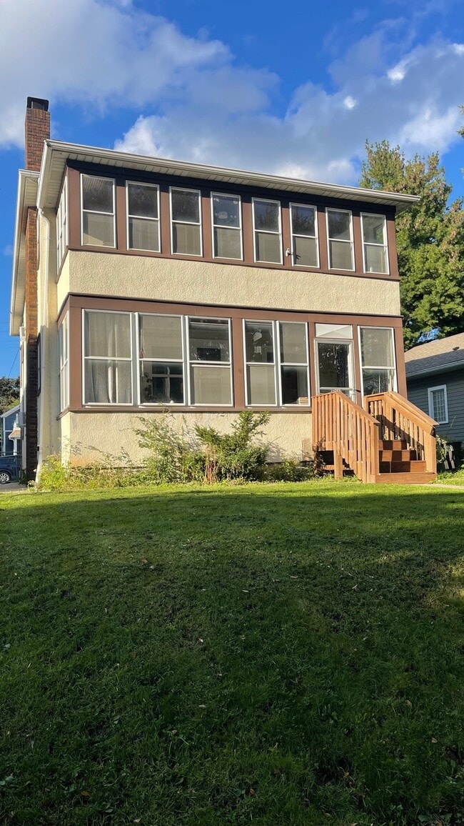 Building Photo - 1693 Watson Ave Unit 2 Rental