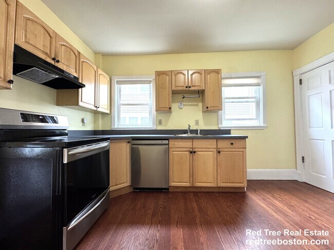 Photo - 72 Winchester St Unit 1