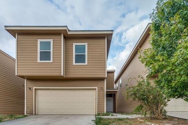 Photo - 3-BEDROOM TOWNHOME IN NORTH SHEARER HILLS