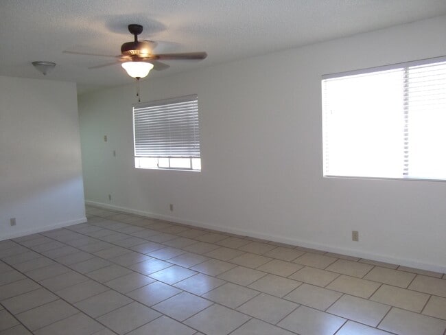 Photo - 616 Crosby Ln